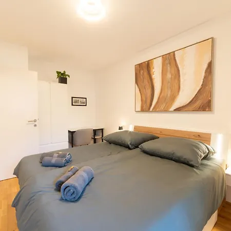 Cozy Garden Apartment