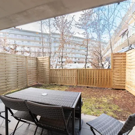 Cozy Garden Apartment